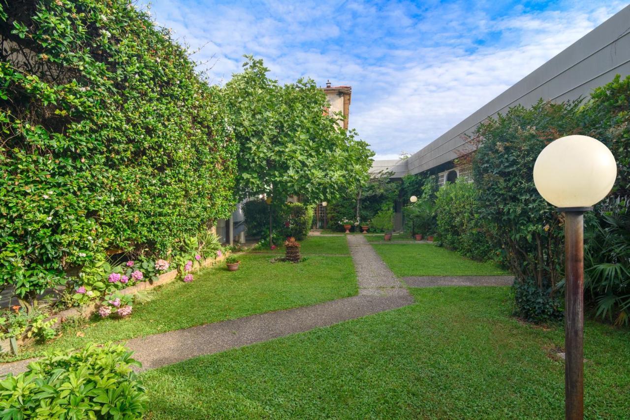 Hotel Poseidon Marina di Pietrasanta Buitenkant foto